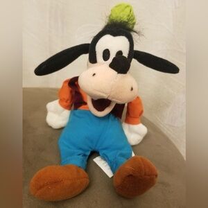 DISNEY - GOOFY BEAN BAG PLUSH - 11”